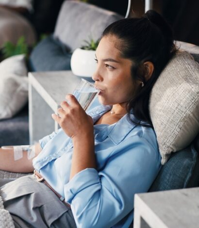 Patient receiving medically supervised IV therapy in Abu Dhabi at Elegant Hoopoe Health Center